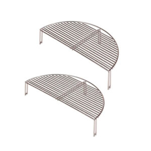 Zweiteiliges Set aus halbkreisförmigen Edelstahl-Grillrosten mit parallelen Metallstäben. Jeder Rost hat drei kurze Beine zum Aufstellen, die Oberfläche ist glänzend und glatt.