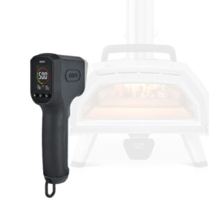 Infrarotthermometer im Hintergrund sieht man etwas Transparent einen Pizzaofen